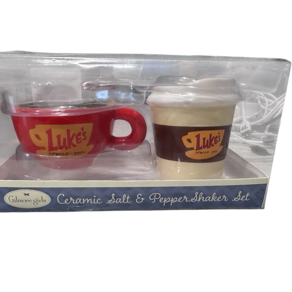 Gilmore Girls Salt and Pepper Shakers NWT